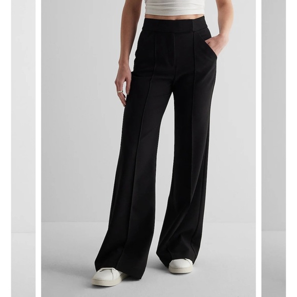 Super High Waisted Pintuck Flare Trouser Pant in Pitch Black 
Size:2
NWT - Picture 2 of 3